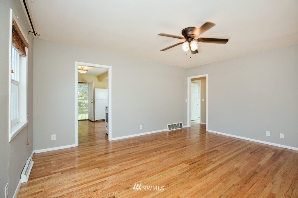 238 Park Place North Renton, WA 98057 - Photo 7 of 25