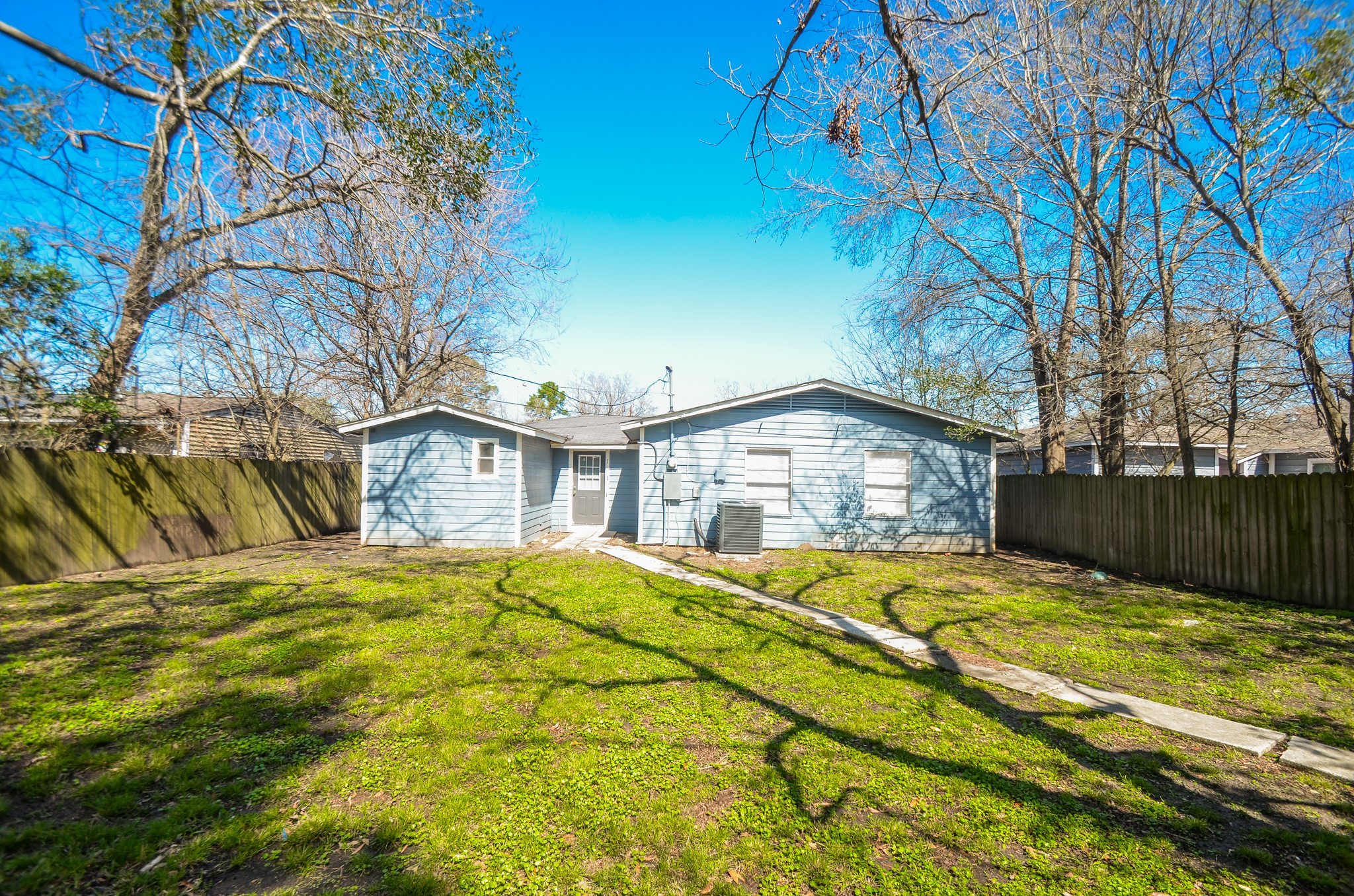 5238 Keystone Street Houston, TX 77021 - Photo 31 of 31 Rear view of home.