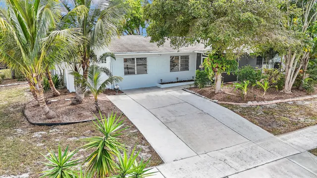 $3,400 | 702 Sunset Drive, Lake Worth Beach, FL 33461
