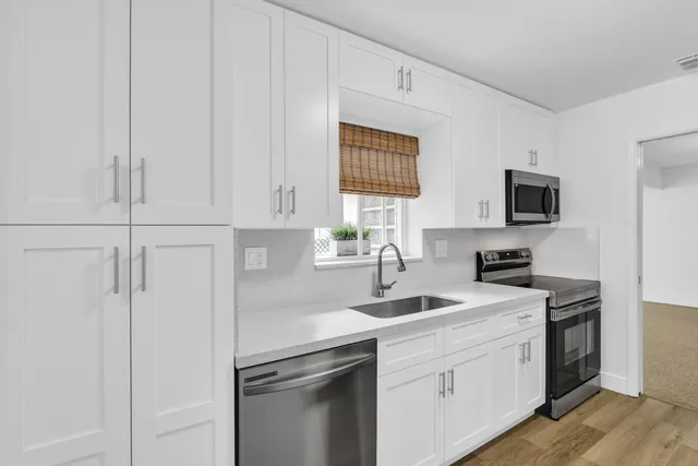 $3,400 | 702 Sunset Drive, Lake Worth Beach, FL 33461