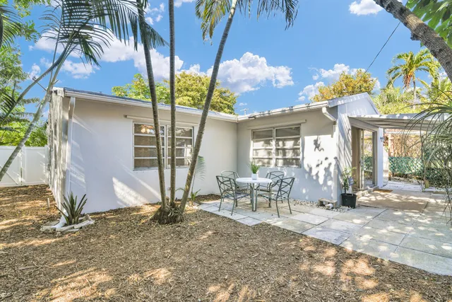 $3,300 | 702 Sunset Drive, Lake Worth Beach, FL 33461