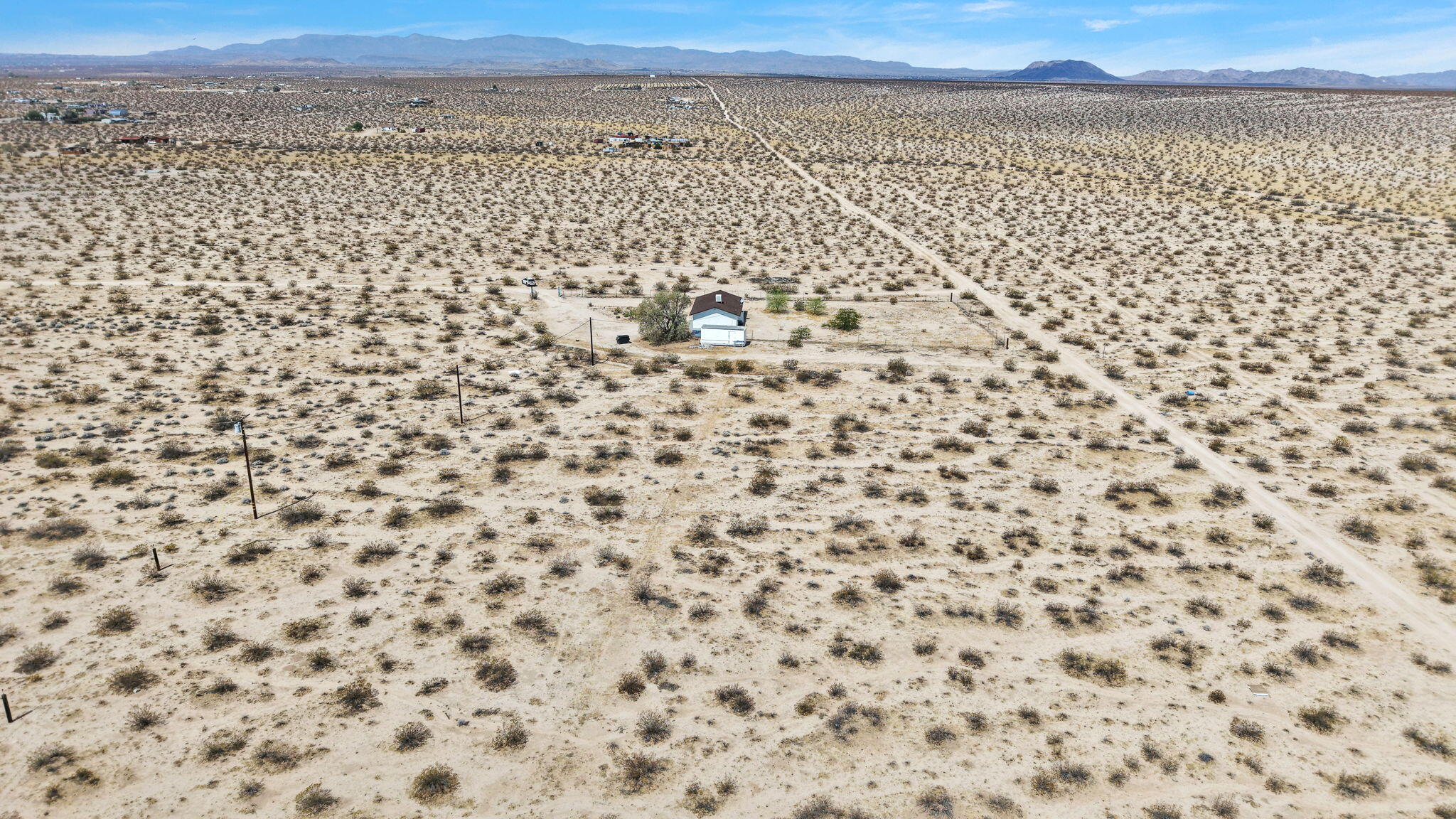 133 Cascade Road Joshua Tree, CA 92252 - Photo 38 of 43 38-web-or-mls-DJI_20260810110557_0589_D_