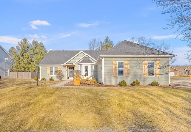 $450,000 | 1730 East Rusholme Street, Davenport, IA 52803