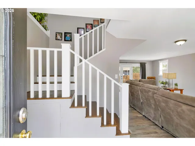 $499,900 | 174 Steelhammer Road, Silverton, OR 97381