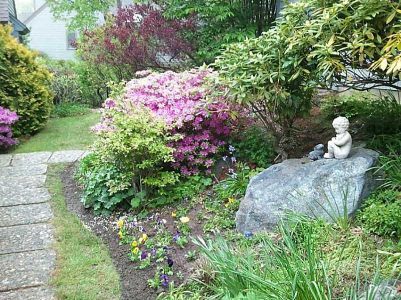 37 Jameson Point Road, Unit 37 Rockland, ME 04841 - Photo 13 of 22 Yard/Garden. Spring plantings!