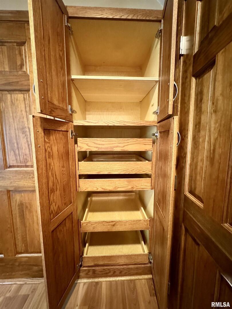 602 South 4th Street Dahlgren, IL 62828 - Photo 13 of 38