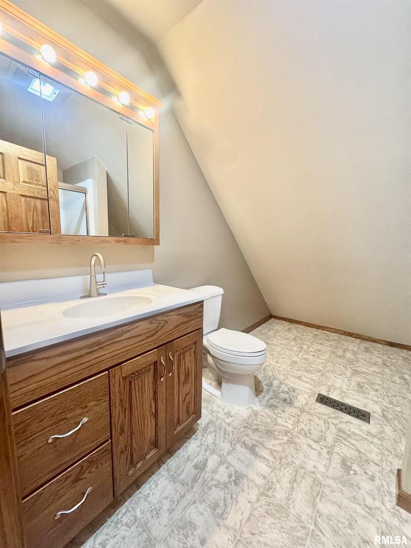 602 South 4th Street Dahlgren, IL 62828 - Photo 22 of 38