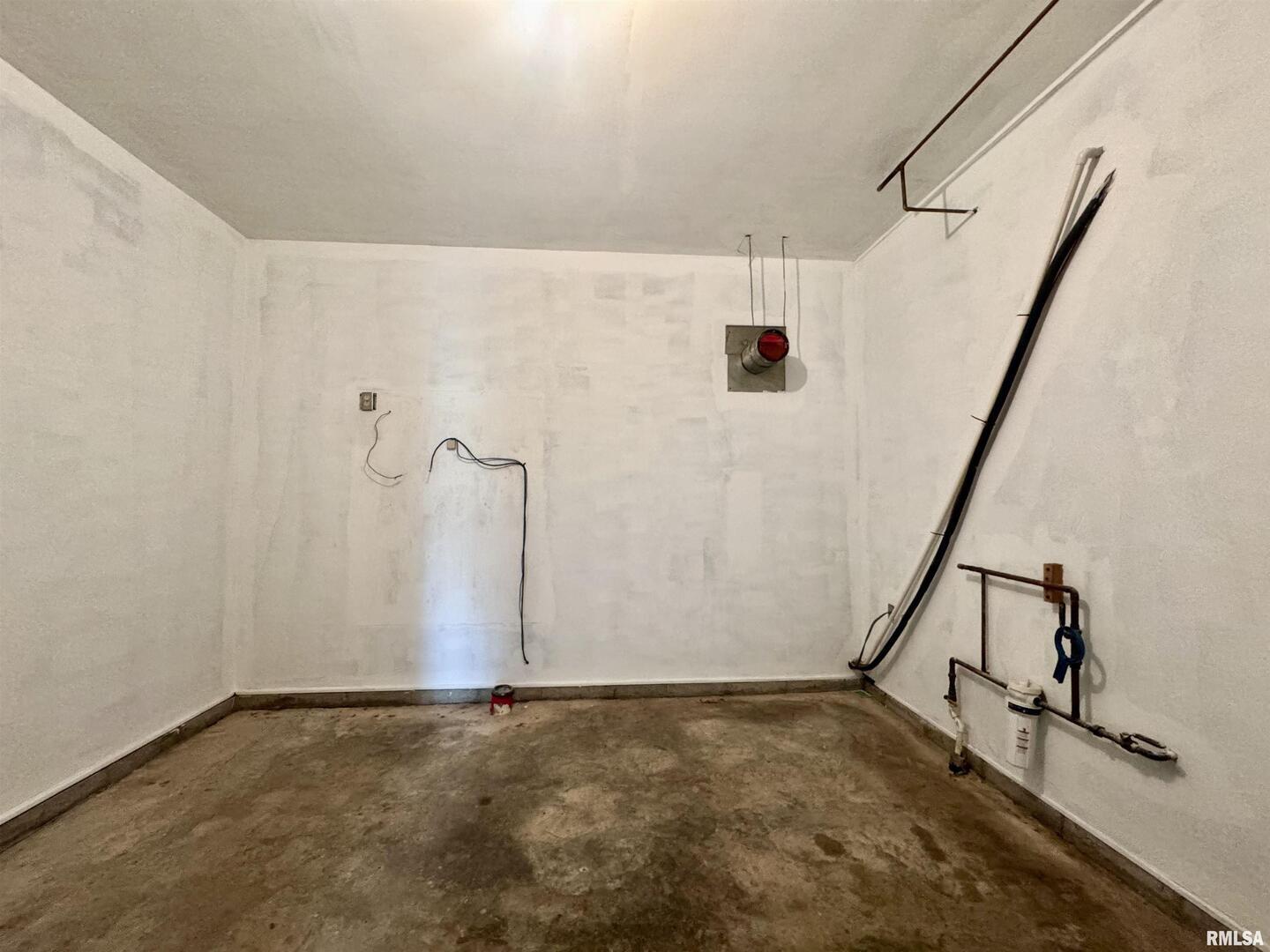 602 South 4th Street Dahlgren, IL 62828 - Photo 32 of 38