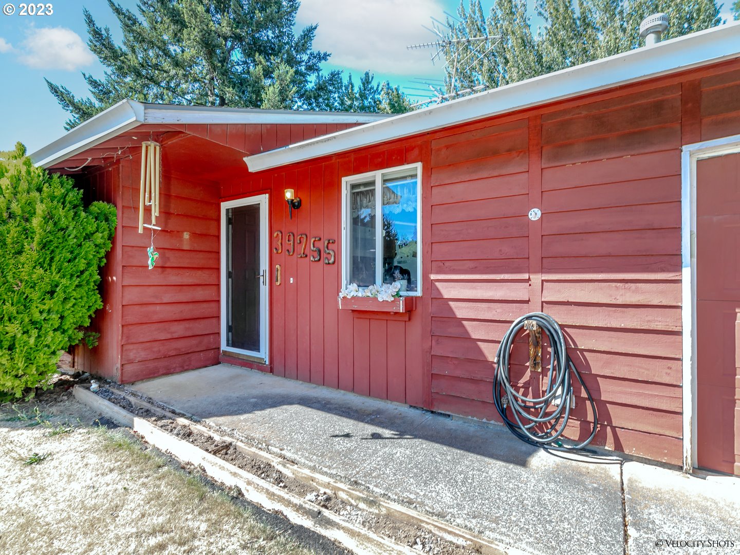 39755 Davis Street Sandy, OR 97055 - Photo 5 of 38 Gallery Image 5