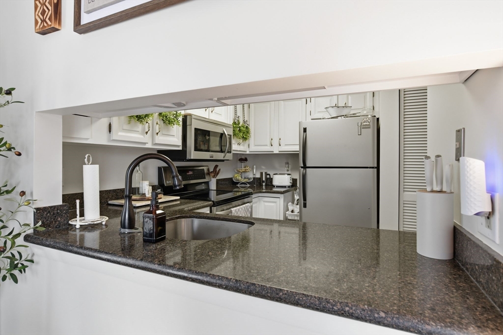 367 Nassau Drive, Unit 367 Springfield, MA 01129 - Photo 13 of 41