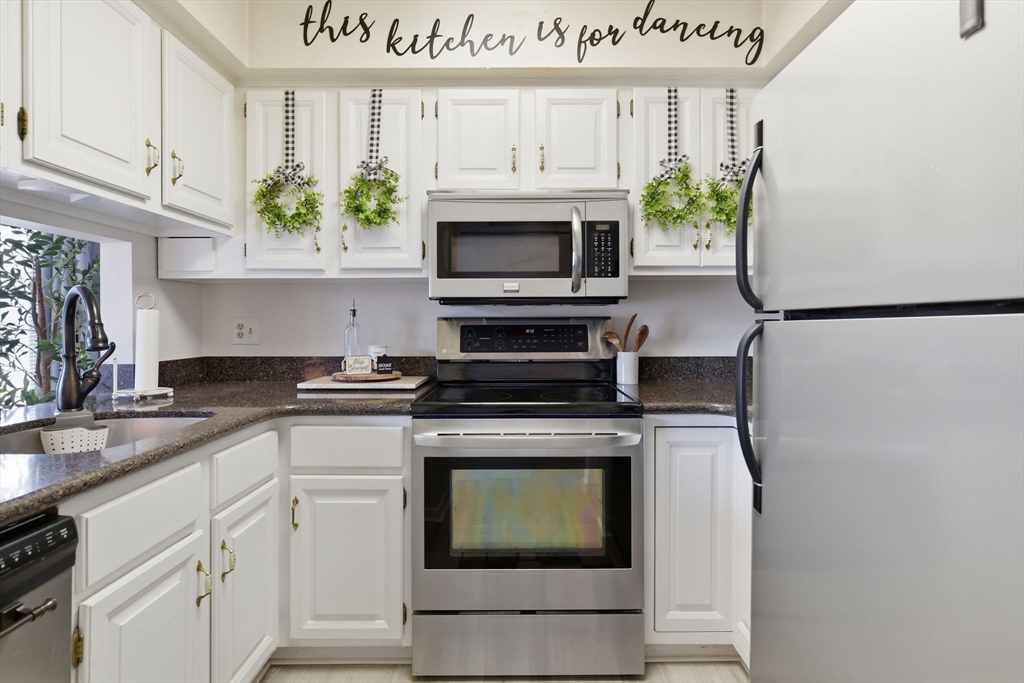 367 Nassau Drive, Unit 367 Springfield, MA 01129 - Photo 15 of 41