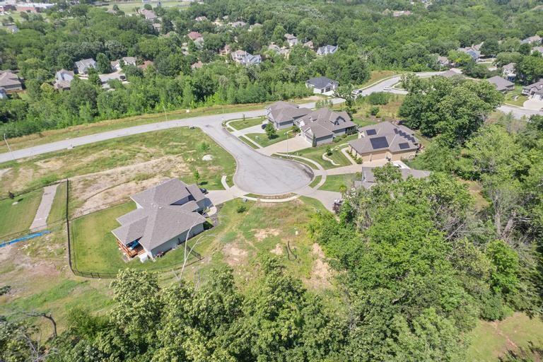 12214 Grand Avenue Kansas City, MO 64145 - Photo 4 of 4