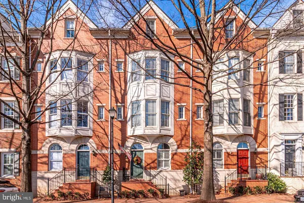 $5,950 | 618 North Pitt Street, Alexandria, VA 22314