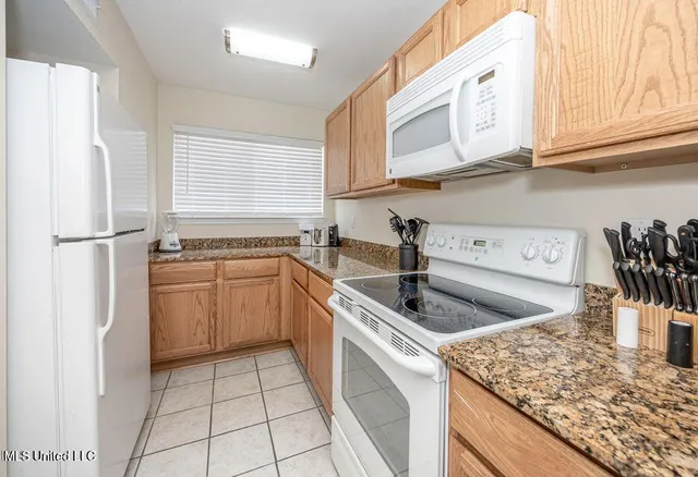 $2,400 | 1664 Beach Boulevard, Unit 90, Biloxi, MS 39531