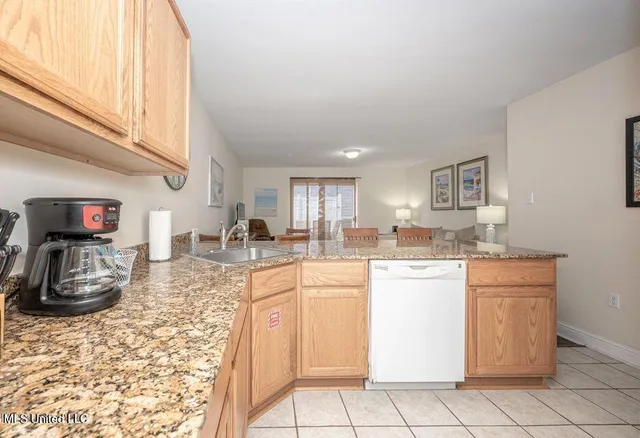 $2,400 | 1664 Beach Boulevard, Unit 90, Biloxi, MS 39531