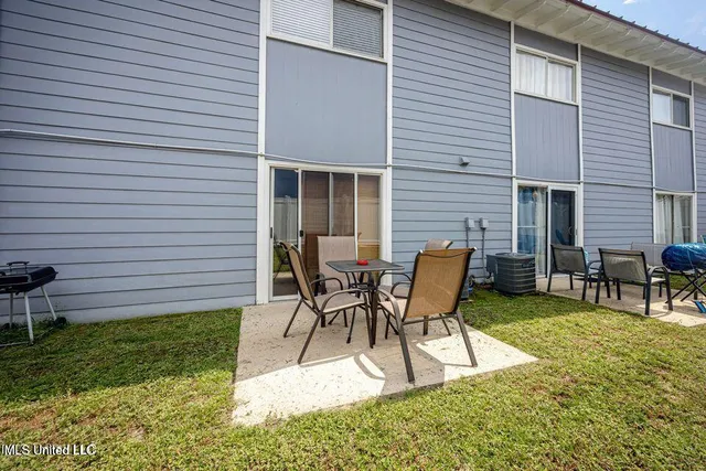 $2,400 | 1664 Beach Boulevard, Unit 90, Biloxi, MS 39531