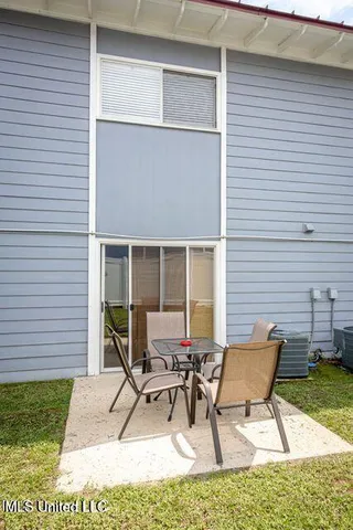 $2,400 | 1664 Beach Boulevard, Unit 90, Biloxi, MS 39531