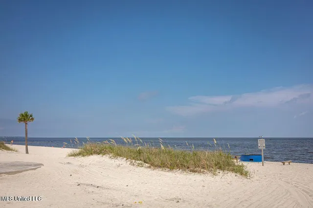 $2,400 | 1664 Beach Boulevard, Unit 90, Biloxi, MS 39531