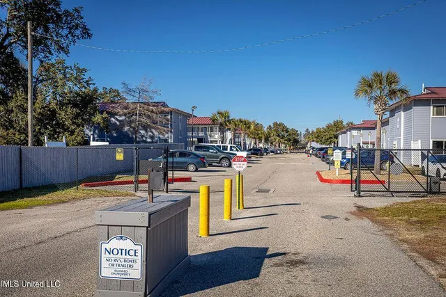 $2,400 | 1664 Beach Boulevard, Unit 90, Biloxi, MS 39531