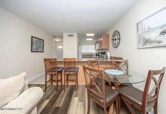 $2,400 | 1664 Beach Boulevard, Unit 90, Biloxi, MS 39531