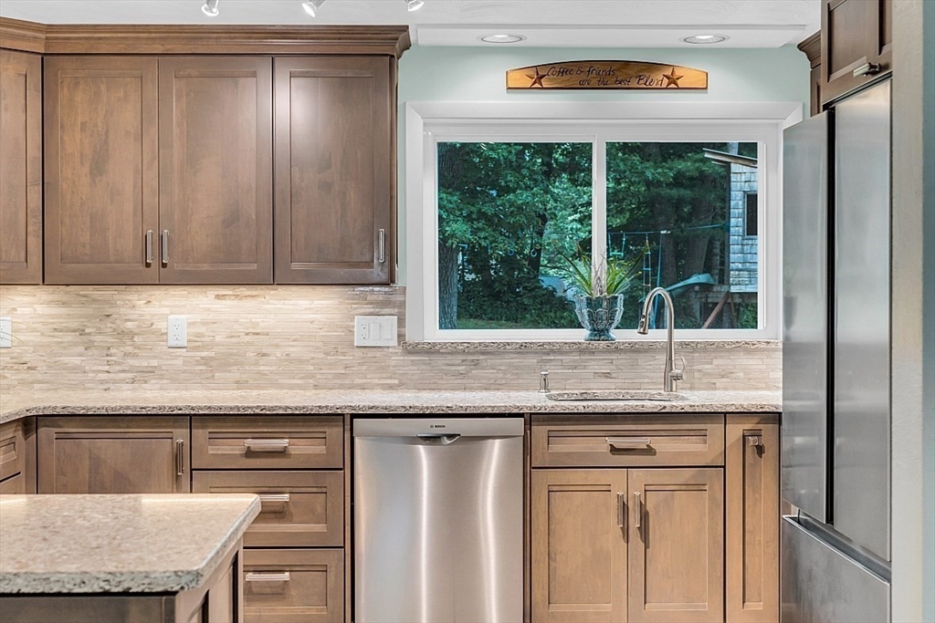 50 Clarissa Road Chelmsford, MA 01824 - Photo 11 of 42 Gallery Image 11