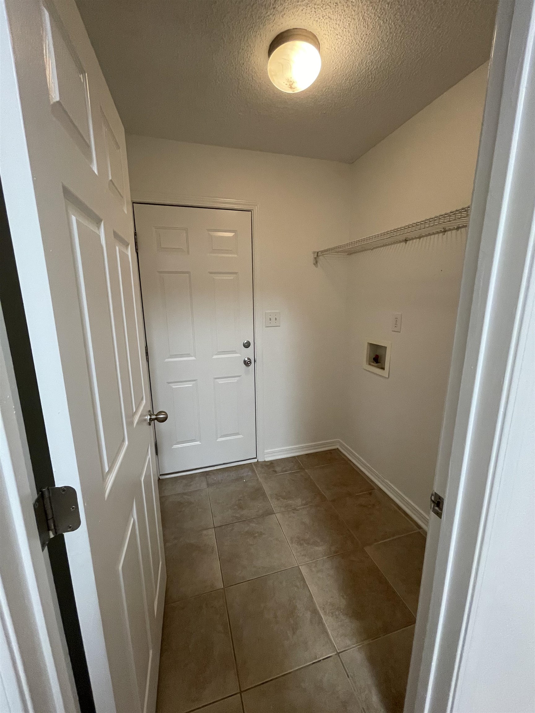 8235 Pecan Court Daphne, AL 36526 - Photo 6 of 23 Laundry Room