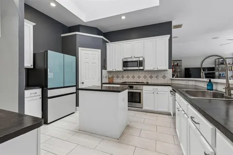 $474,900 | 5809 Southmoor Lane, The Colony, TX 75056