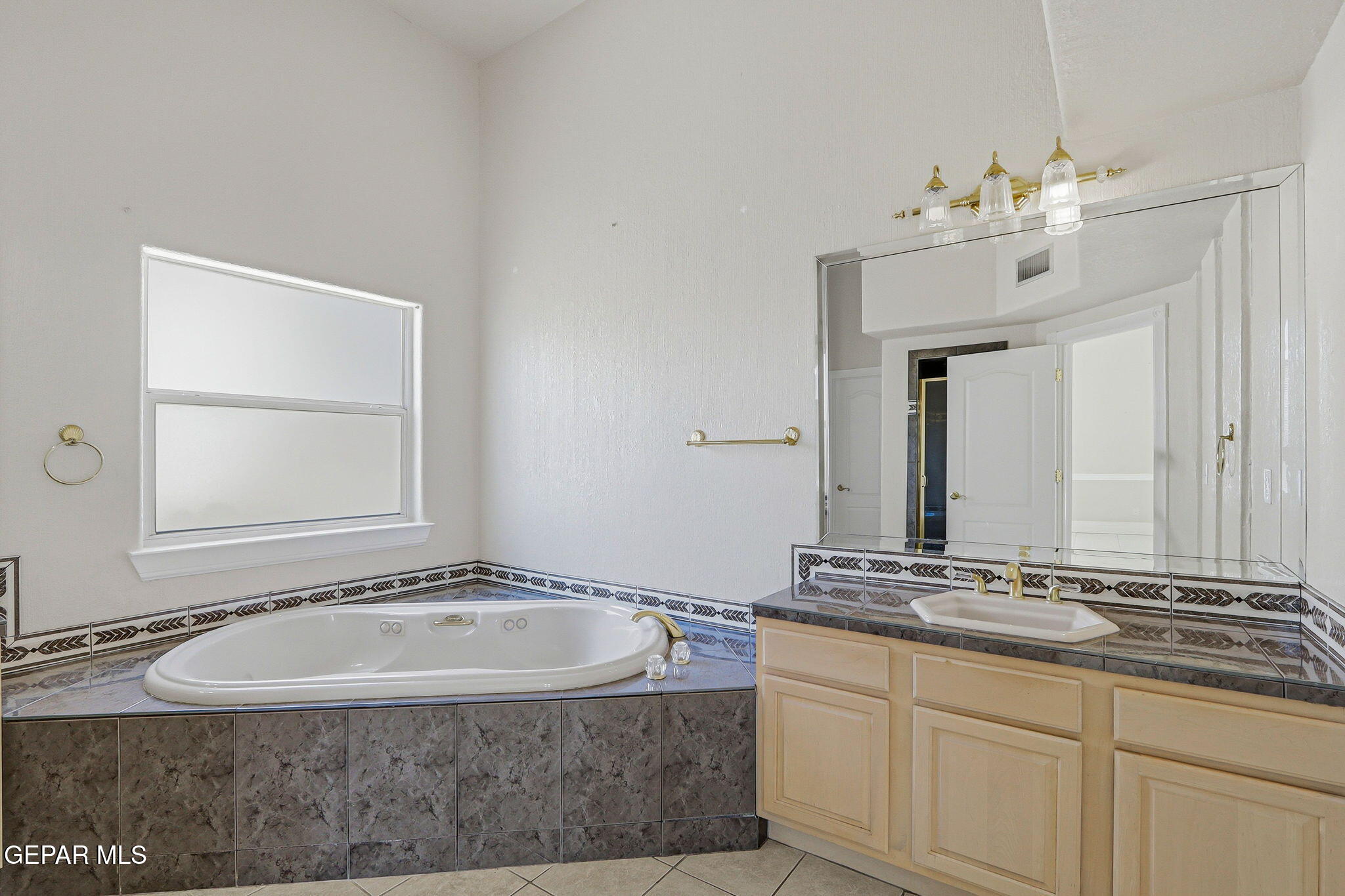 6554 Eagle Ridge Drive El Paso, TX 79912 - Photo 25 of 37 25-web-or-mls-IMG_8549