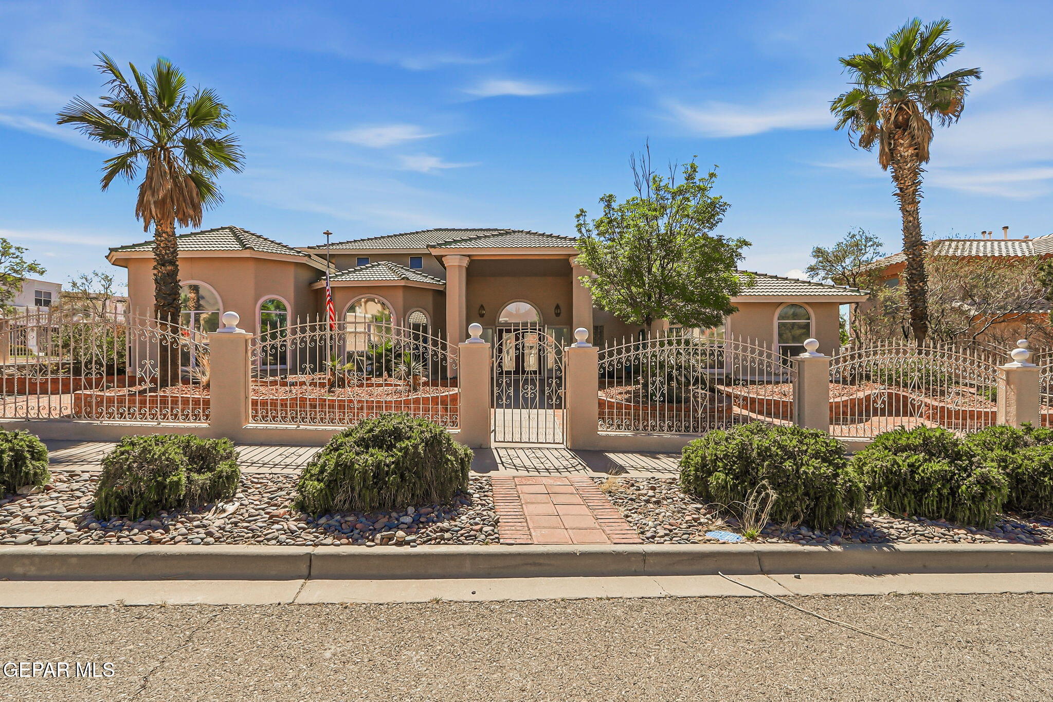 6554 Eagle Ridge Drive El Paso, TX 79912 - Photo 3 of 37 2-web-or-mls-IMG_8388