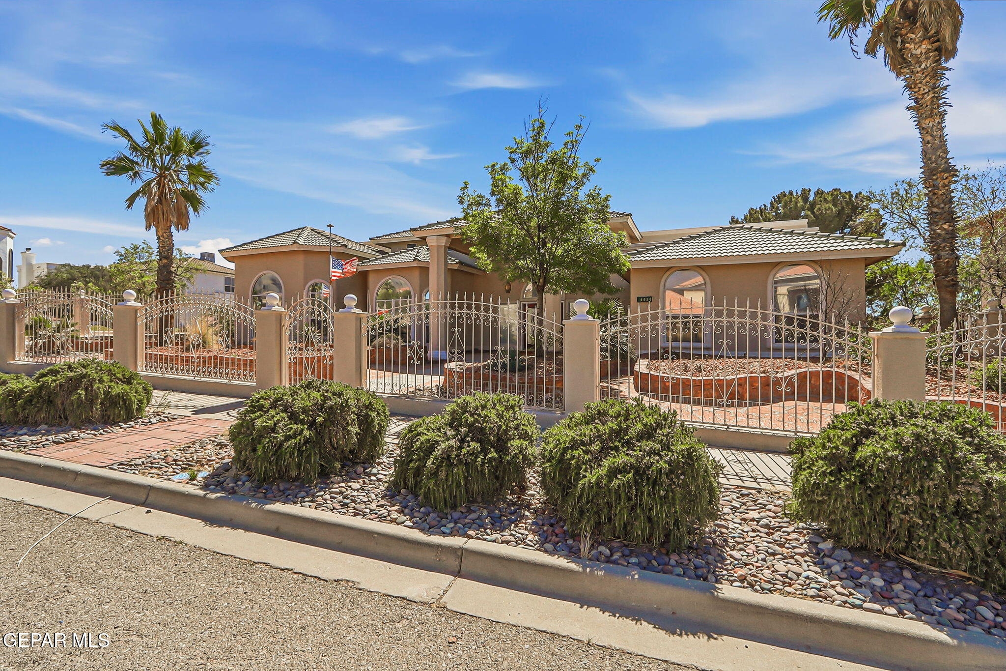 6554 Eagle Ridge Drive El Paso, TX 79912 - Photo 4 of 37 3-web-or-mls-IMG_8396