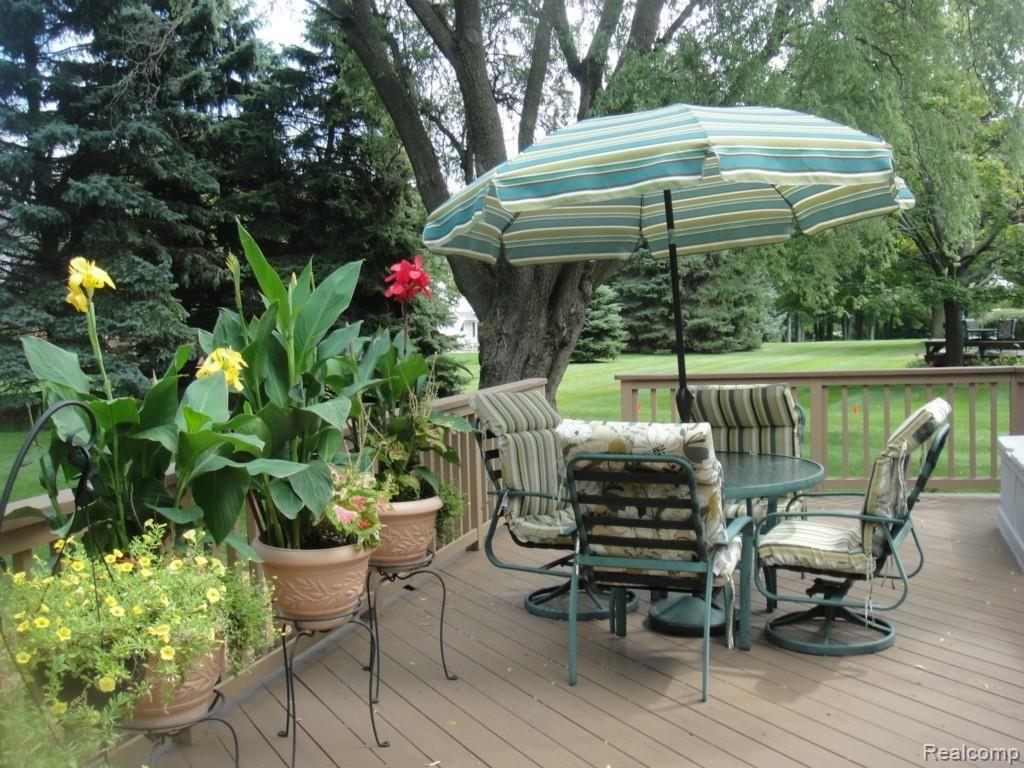1522 Royal Crescent Street Rochester, MI 48306 - Photo 19 of 20 DSC02233.jpg