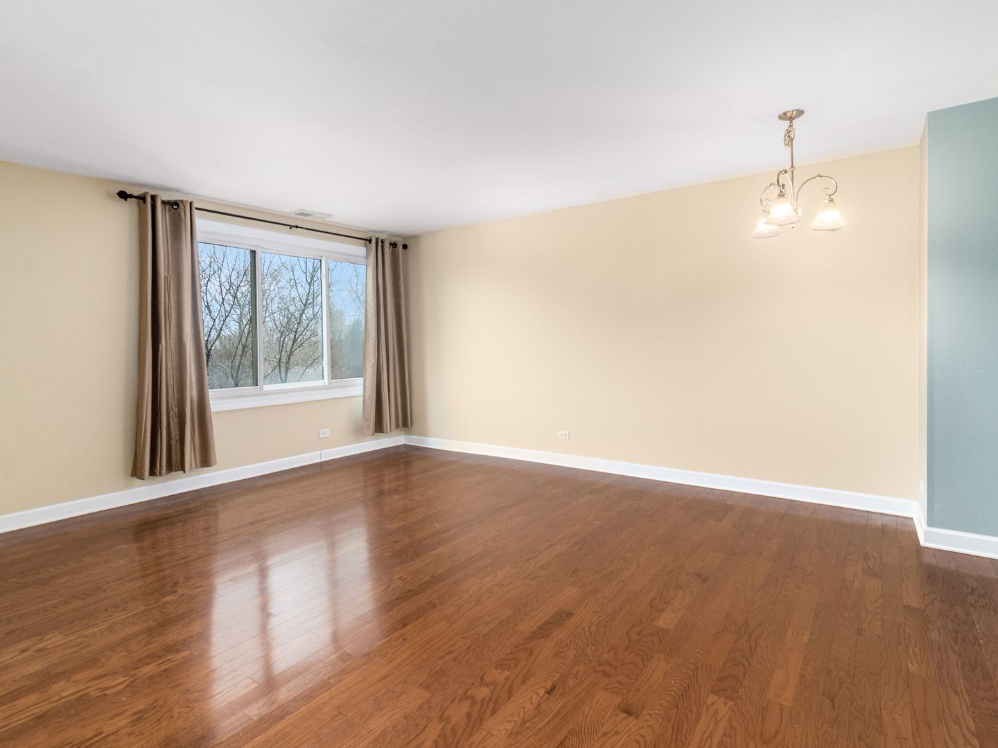 425 Walnut Creek Road, Unit 1402 Lisle, IL 60532 - Photo 2 of 25