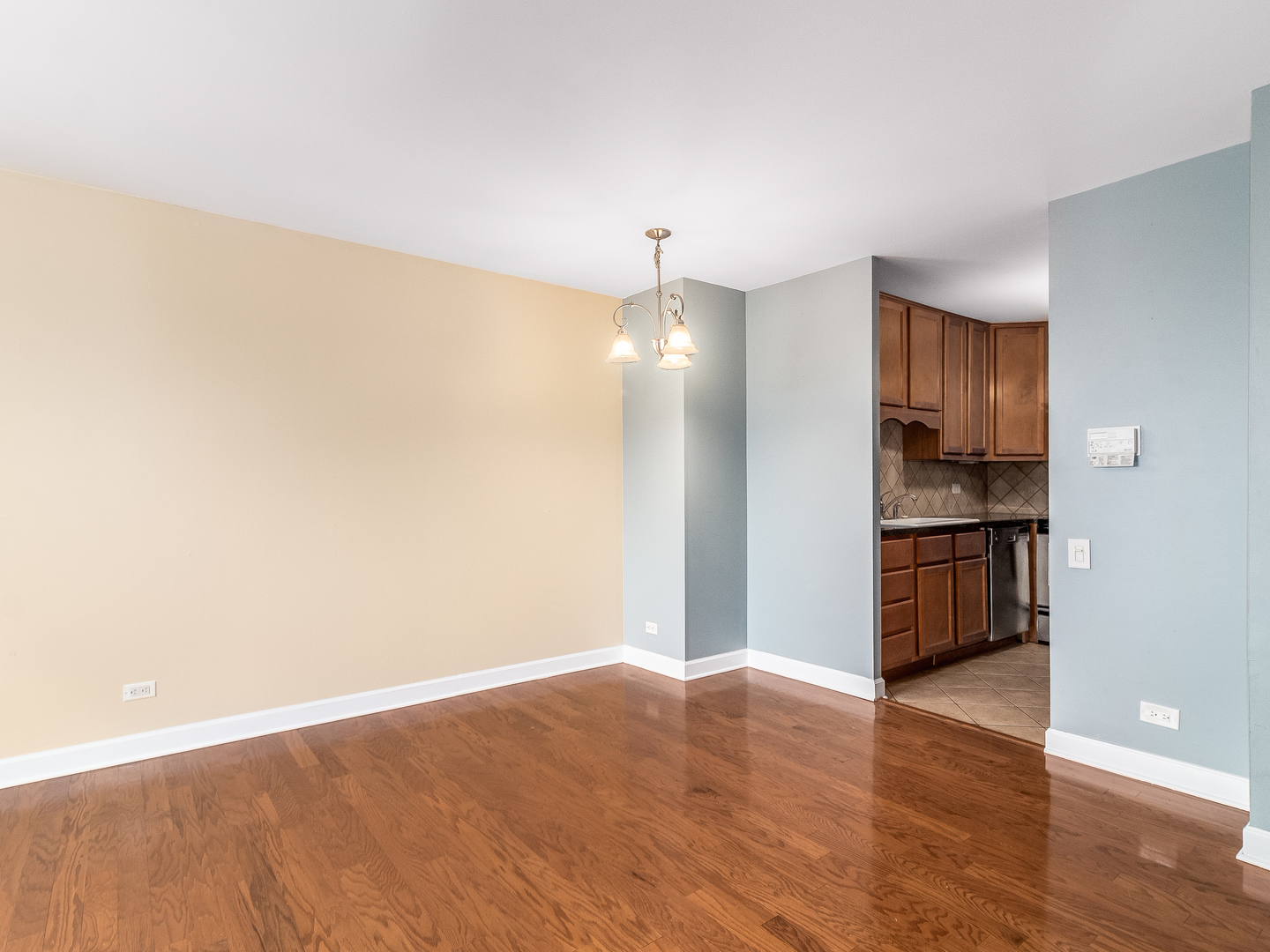 425 Walnut Creek Road, Unit 1402 Lisle, IL 60532 - Photo 5 of 25
