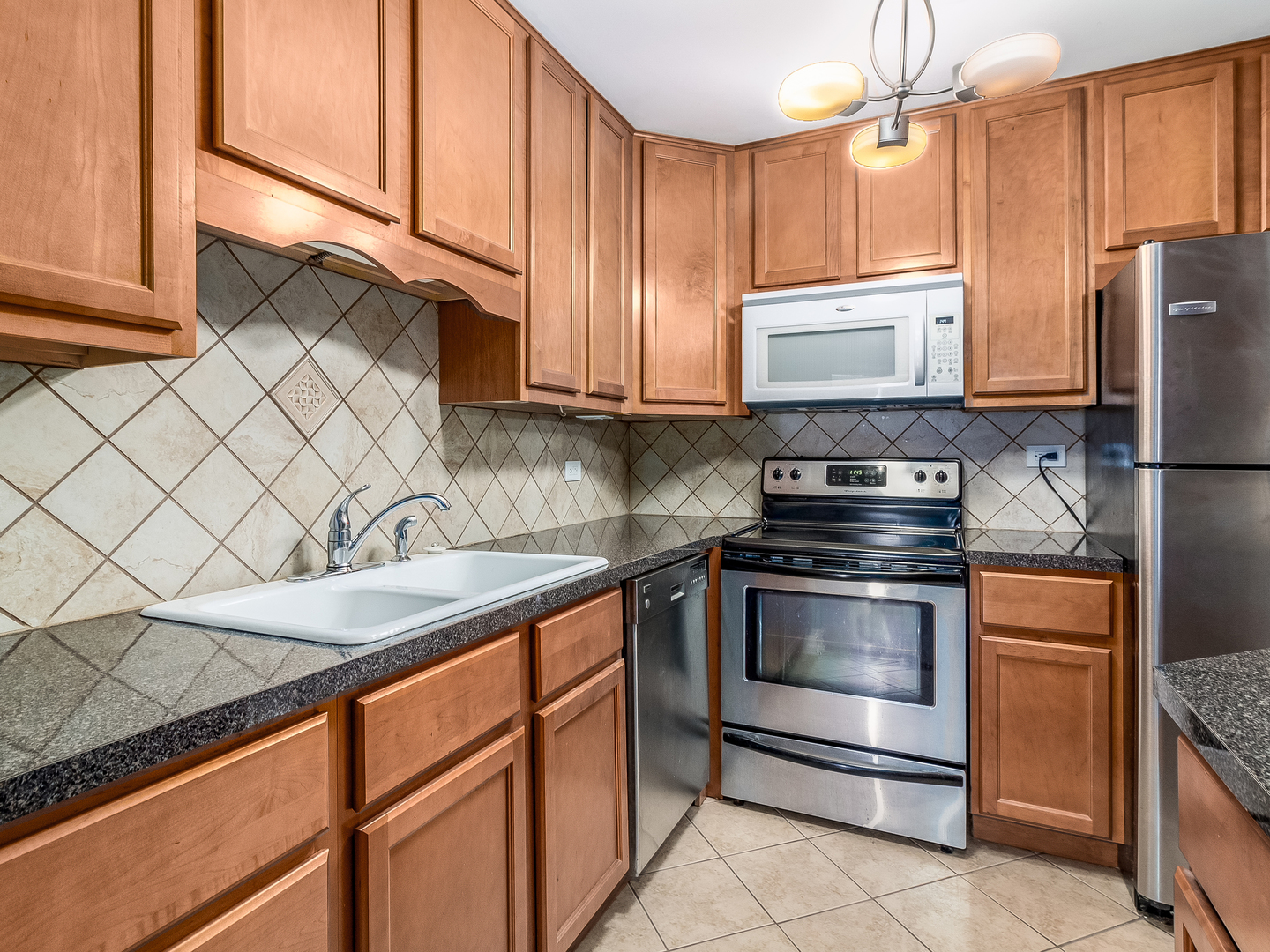 425 Walnut Creek Road, Unit 1402 Lisle, IL 60532 - Photo 7 of 25
