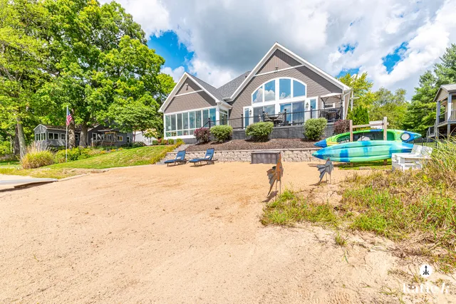 $895,000 | 22133 Leota Drive, Sand Lake, MI 49343