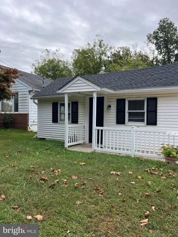 a house that has a garden