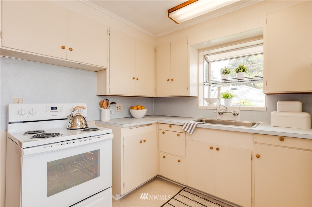 1138 North 81st Street Seattle, WA 98103 - Photo 9 of 23 Gallery Image 9