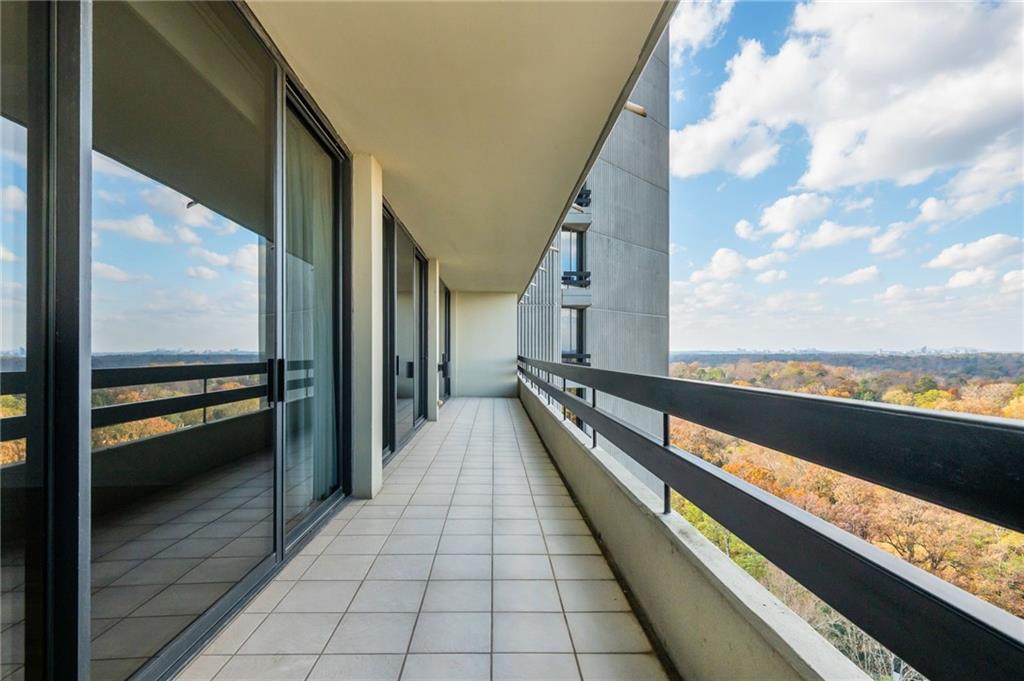 2660 Peachtree Road Northwest, Unit 22E Atlanta, GA 30305 - Photo 19 of 48 a view of balcony with workspace