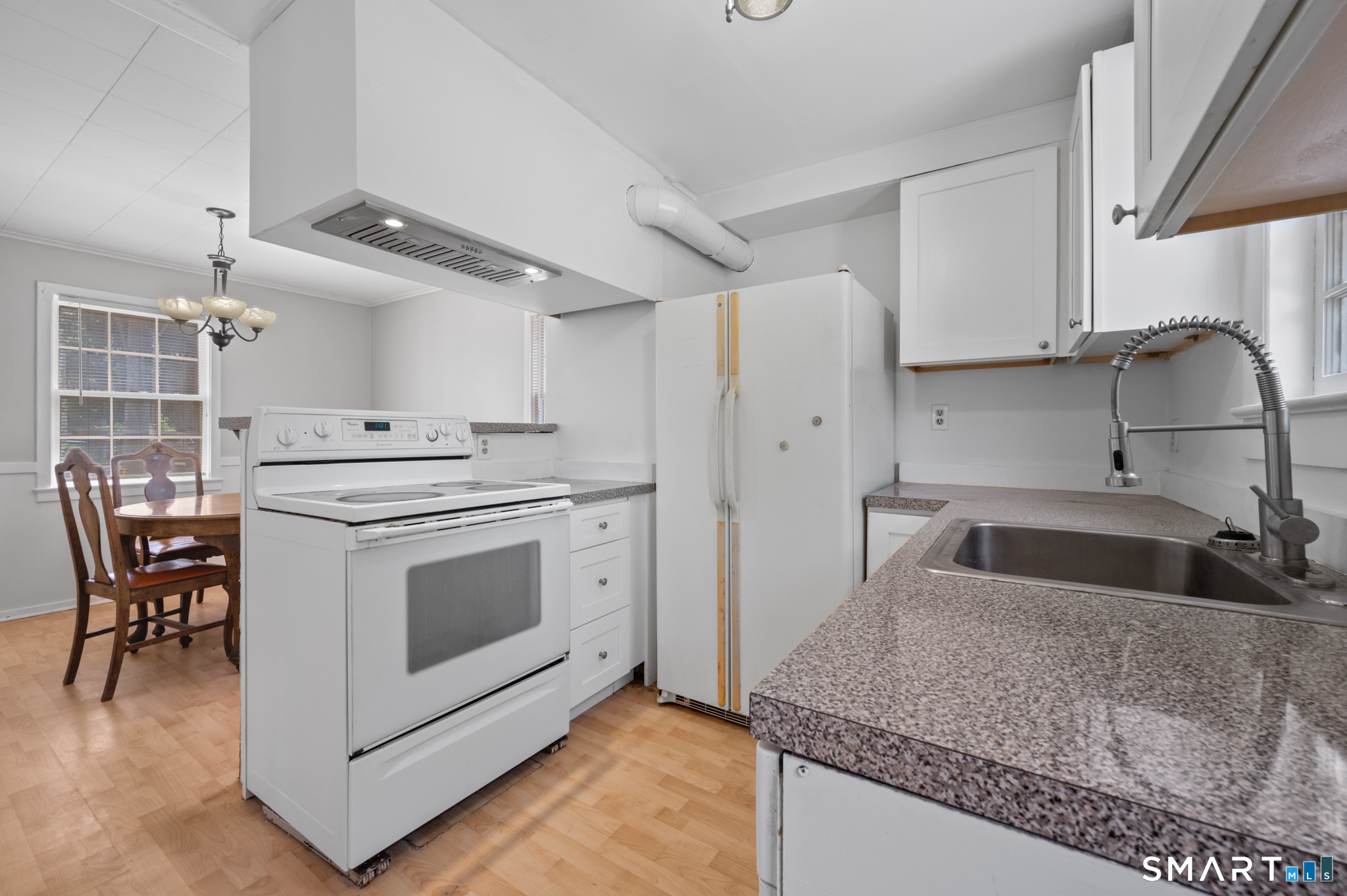 4 Waddell Road Manchester, CT 06040 - Photo 12 of 32