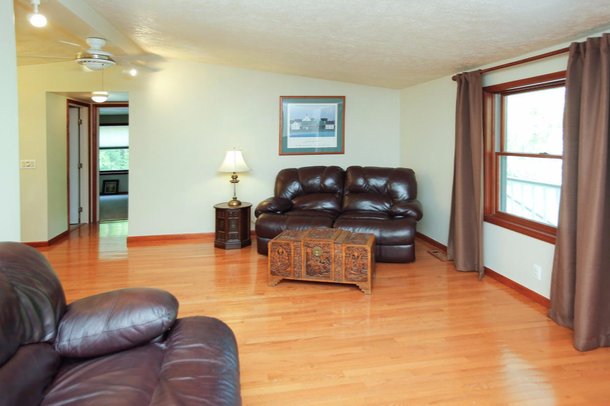 1075 West Sheffield Road Hickory Corners, MI 49060 - Photo 4 of 28 15019730_02