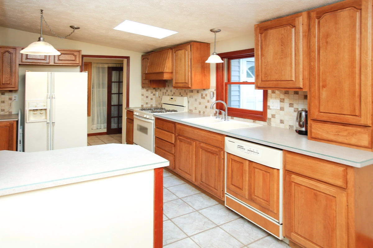 1075 West Sheffield Road Hickory Corners, MI 49060 - Photo 6 of 28 15019730_04