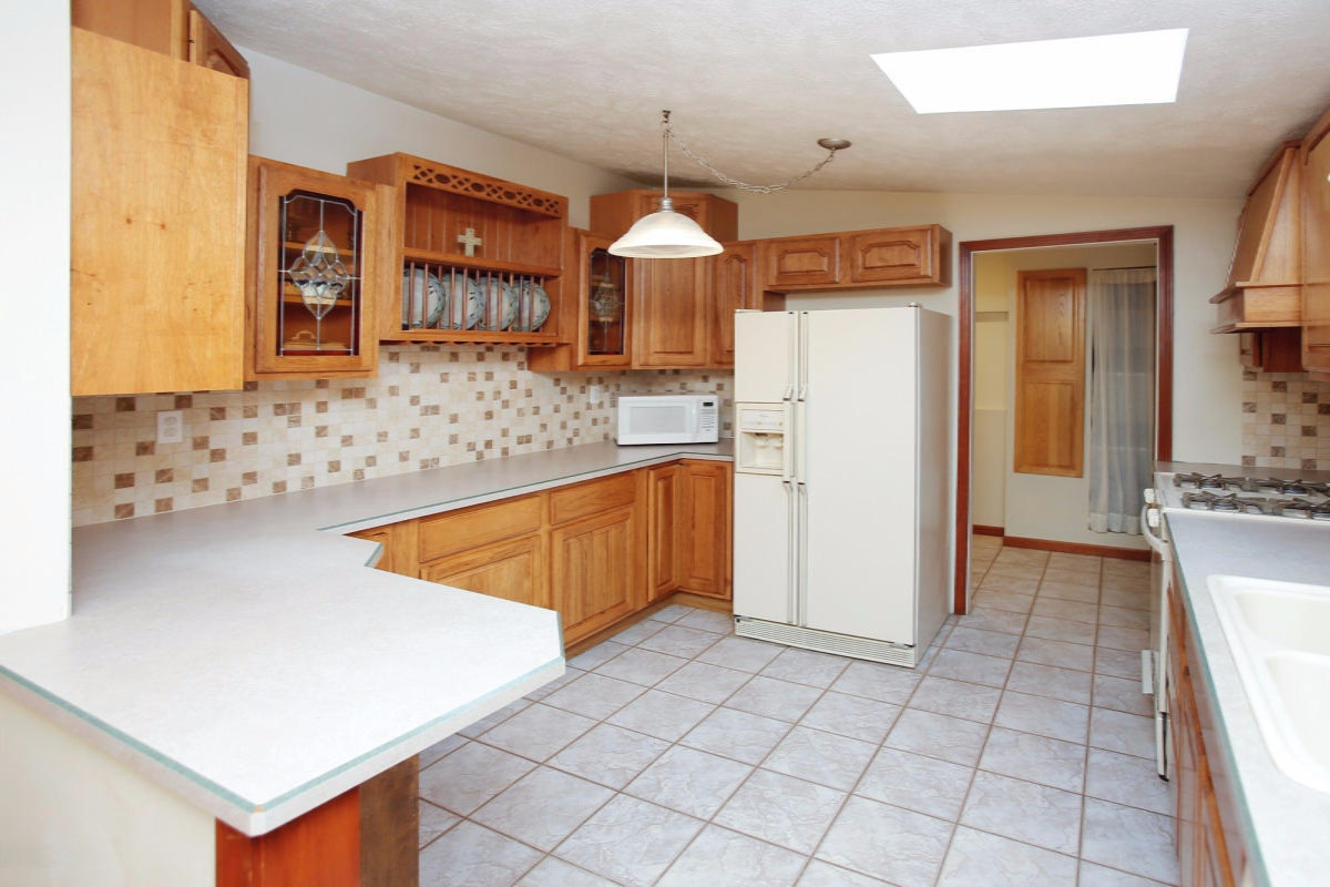 1075 West Sheffield Road Hickory Corners, MI 49060 - Photo 7 of 28 15019730_05