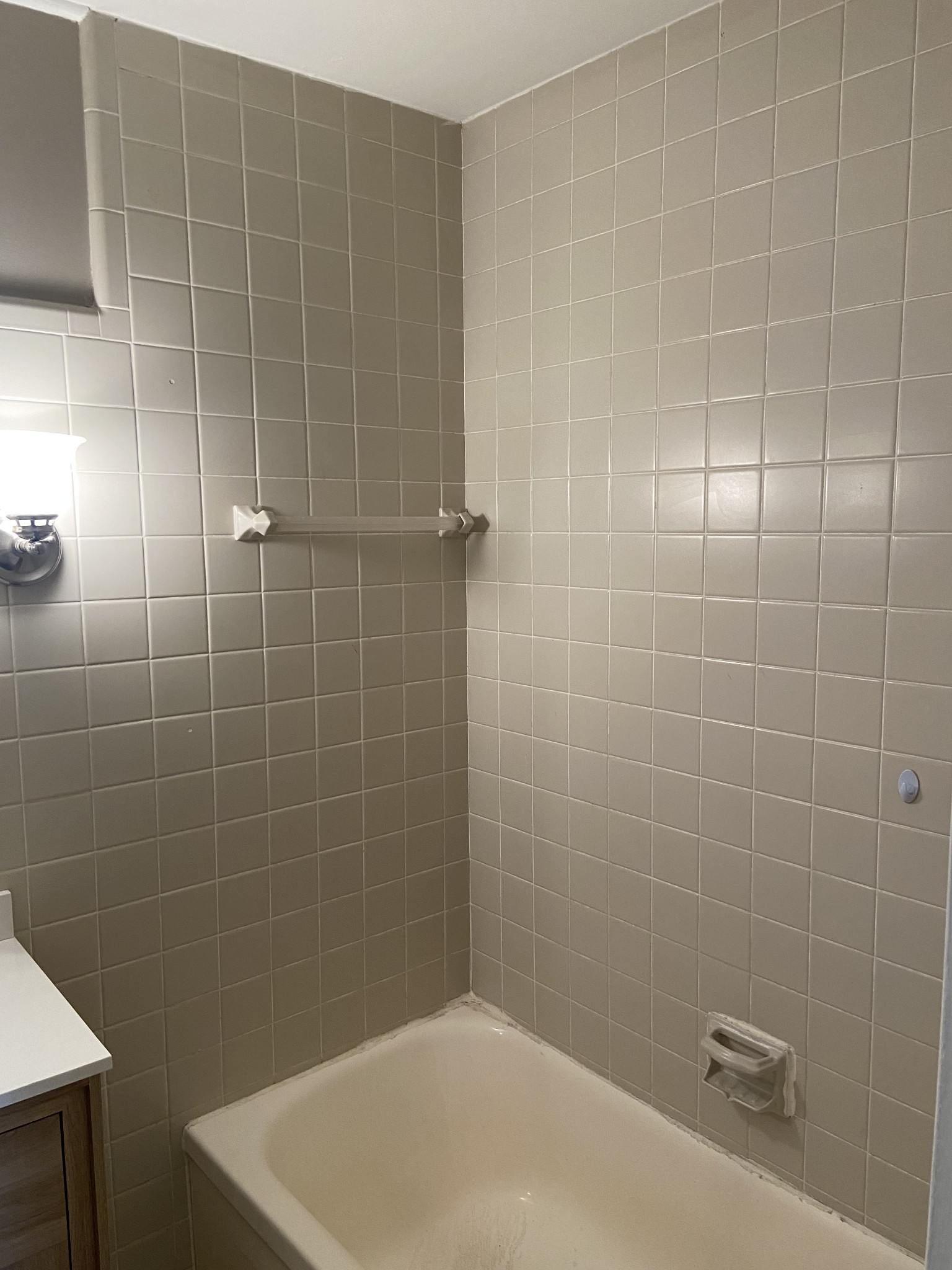 11495 Guthrie Road Guthrie, KY 42234 - Photo 20 of 43 a bathroom with a bathtub