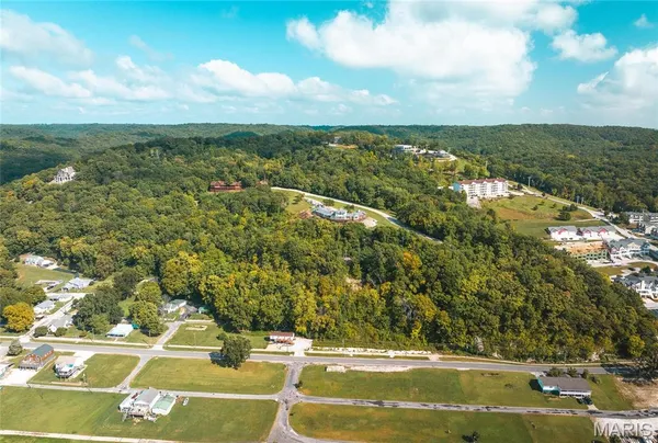 $2,700,000 | 1 Tara Point Drive, Grafton, IL 62037