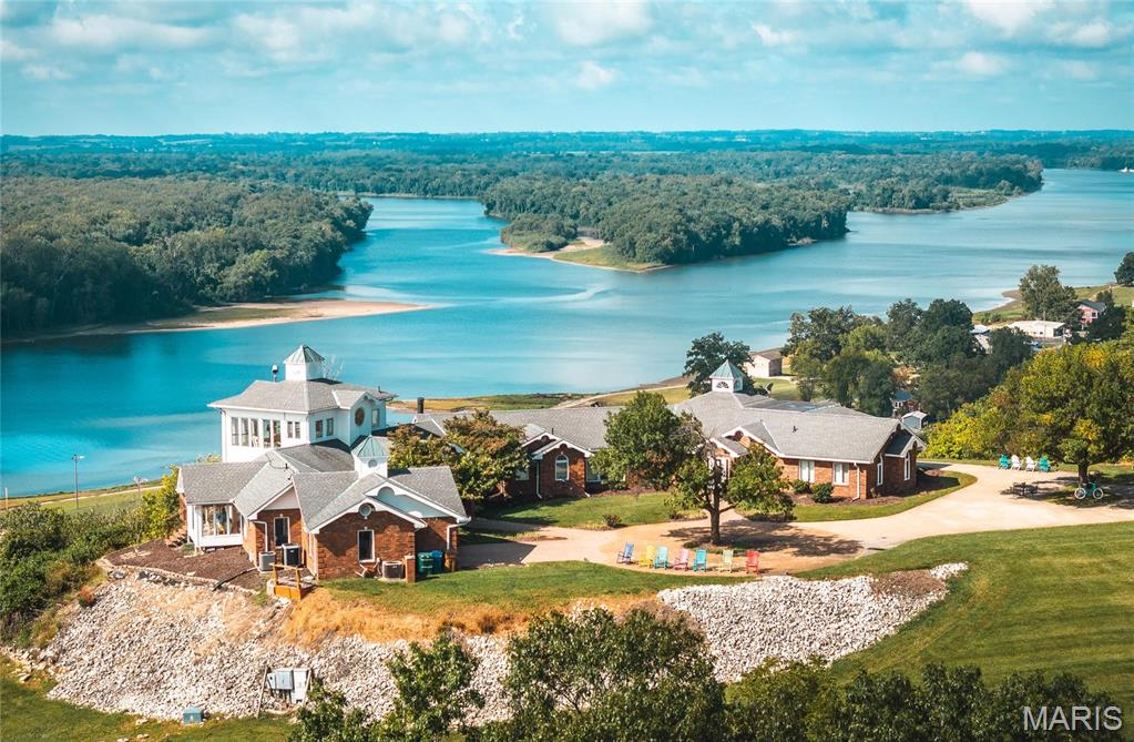 1 Tara Point Drive Grafton, IL 62037 - Photo 2 of 85