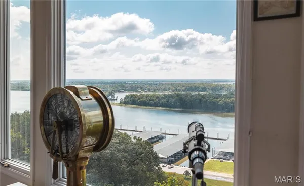 $2,700,000 | 1 Tara Point Drive, Grafton, IL 62037