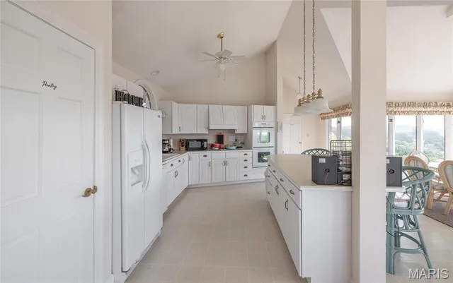 $2,700,000 | 1 Tara Point Drive, Grafton, IL 62037