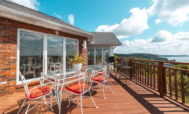 $2,700,000 | 1 Tara Point Drive, Grafton, IL 62037