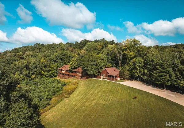 $2,700,000 | 1 Tara Point Drive, Grafton, IL 62037