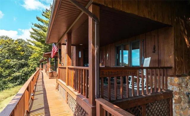 $2,700,000 | 1 Tara Point Drive, Grafton, IL 62037